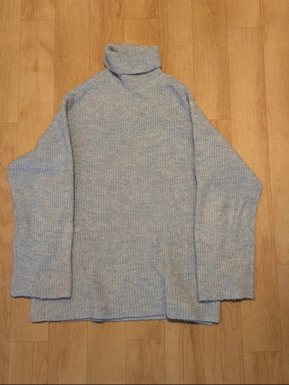 H&M Light Blue Women's Ribbed Turtleneck Sweater